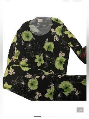 Studio Works Black and Green Floral Scoop Neck Top and skirt set